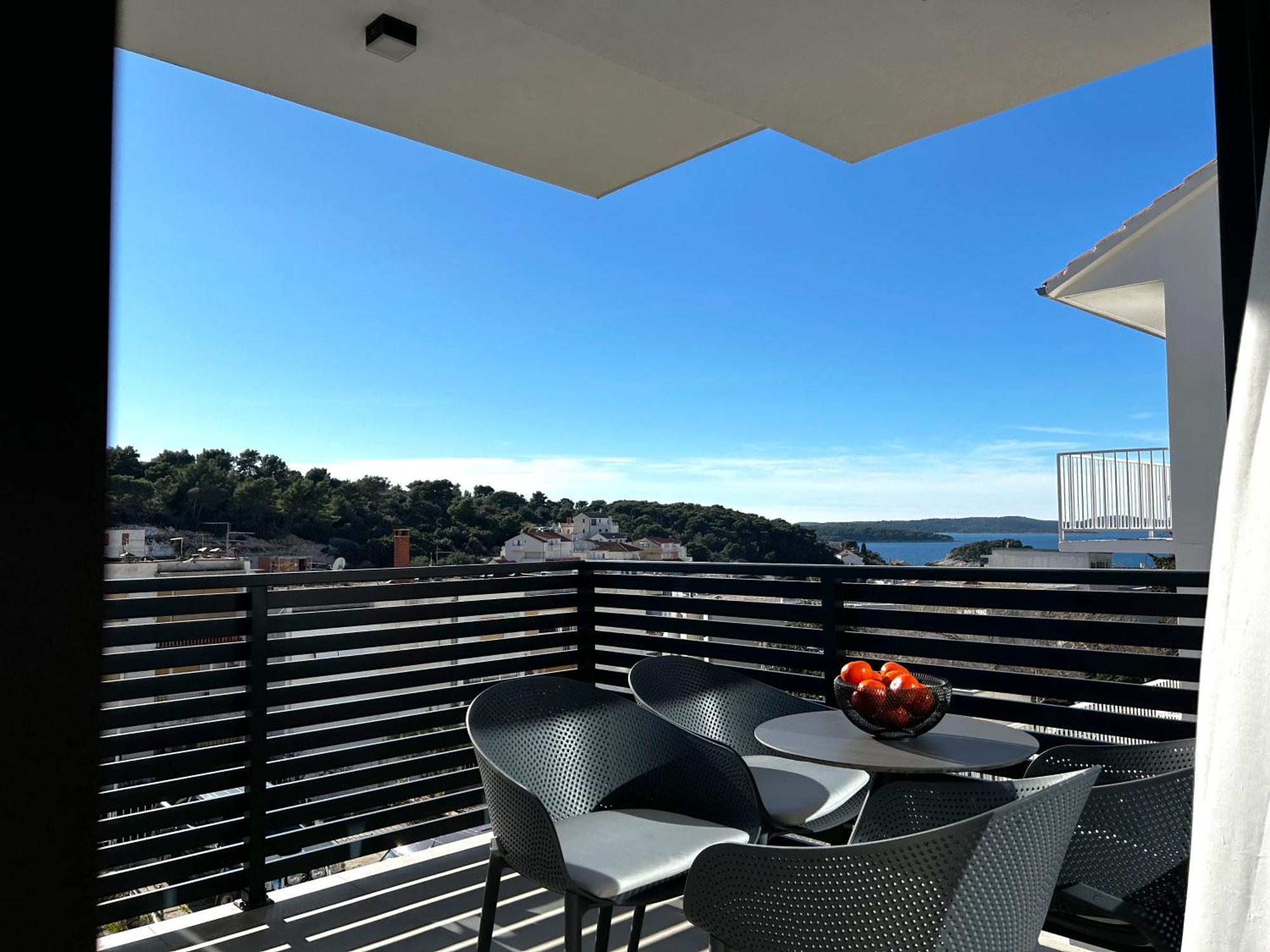 Apartment Sandi Hvar